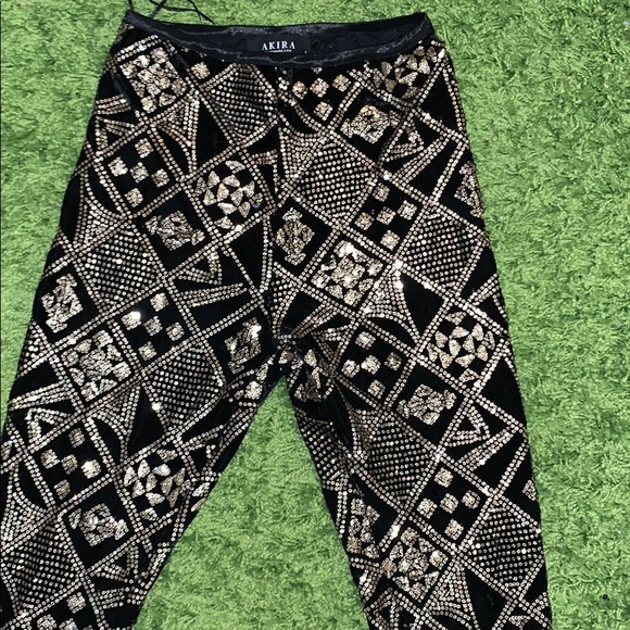 Clothes - Picture 3 of 4